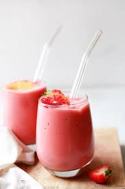 simple strawberry banana smoothie with