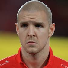 PHILIPPE SENDEROS today suffered the ignominy of being left out of Arsenal&#39;s League Cup squad to face Man City at Eastlands tonight. - PA-7939483