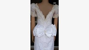 Simple wedding dresses are perfect for the minimalist bride looking to make a big style statement on her wedding day. Simple But Elegant Wedding Dress Isolo Isolo Nigeria Loozap