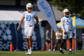 Latest on los angeles chargers quarterback justin herbert including news, stats, videos, highlights and more on espn Former Oregon Qb Justin Herbert Enters 2020 Season As Chargers Backup