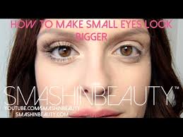 how to make small eyes look bigger