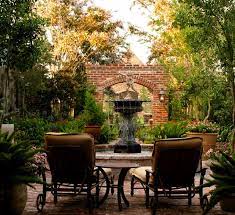 A Relaxed New Orleans Courtyard