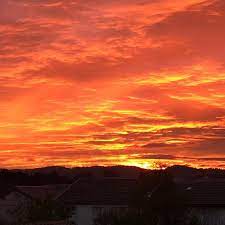 PHOTOS - Rose et orange, le ciel prend des couleurs flamboyantes ces  jours-ci en Occitanie