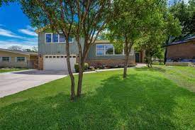 homes in mcqueeney tx with