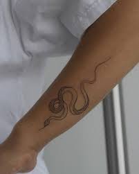 Quelle est la signification du tatouage serpent ?