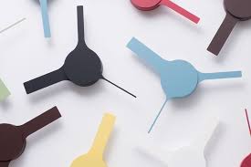 The Minimalist Icon Clock Is All Hands