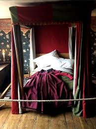 Did Shakespeare Have A Canopy Bed