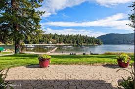 spirit lake id waterfront homes for