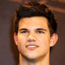 The actor was 17 years old in his first filming of twilight. Taylor Lautner Fan Lexikon