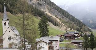 The drava/drau also flows from the nearby mountains; Innervillgraten Kalkstein Alfenalm Schonegg Bergfex Wanderung Tour Tirol