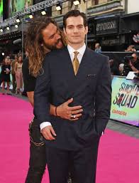 Tradeshowguy monday morning coffee, august 3, 2020: Jason Momoa And Henry Cavill Basically Had Their Own Engagement Photo Session Jason Momoa Henry Cavill Premiere