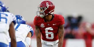 He is the first player at his position to take home the smith leads the nation in catches, yards receiving, all purpose yards and receiving touchdowns. Alabama Wr Devonta Smith Native Of Amite La Breaks Sec Receiving Td Record