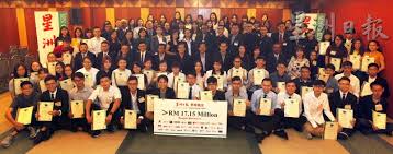 Online education fairs with begin group. Sinchew Education Fund 95 Excellent Students Pursue Their Dream Through Full Scholarship Courses Offered By 32 Universities And Colleges Infrastructure University Kuala Lumpur