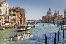 how to travel around venice the guide
