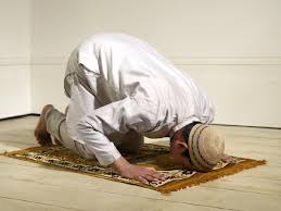 Beberapa hal yang sering ditanyakan terkait praktek sholat witir yaitu: Doa Setelah Sholat Tahajud Lengkap Dengan Artinya