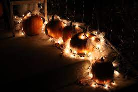 Outdoor Fall Decoration Using Pumpkins
