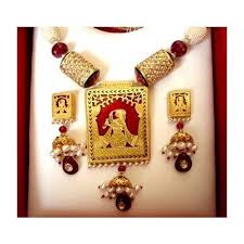 thewa gold necklace set