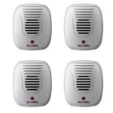 Light turns on at dusk and turns off at dawn. Bell Howell Classic Ultrasonic Electronic Indoor Pest Repeller 4 Pack 50167 The Home Depot