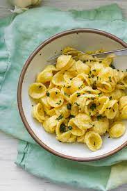 super easy aglio e olio pasta recipe