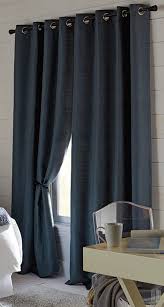 single curtain panel in the curtains