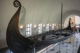 Когда их драккар гибнет в сокрушительном шторме. Norway Excavates A Viking Longship Fit For A King Bbc News