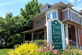 stay at the inn at kitchen kettle village