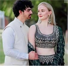 The new parents have enjoyed time with their new family, a source told entertainment tonight and e! Got S Sophie Turner And Hubby Joe Jonas Welcome Their First Child Entertainment