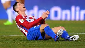 Fernando torres is one of the most popular footballers of recent times and has achieved great heights at an early age. After Freakish Injury Fernando Torres Counts Days To Return After Head Clash Football News Zee News