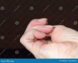 Hooked fingernails