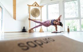 Bei spiru kannst du yogamatten aus verschiedenen materialen kaufen. Rutschfeste Yogamatten Aus Nachhaltigem Material Sapura