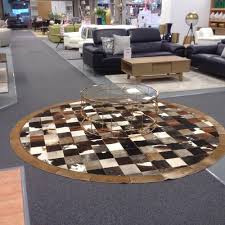 Coffee Table On Round Rug