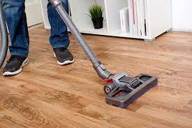 cleaning laminate floors with vinegar