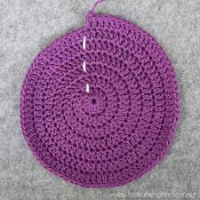 learn how to crochet a round rag rug