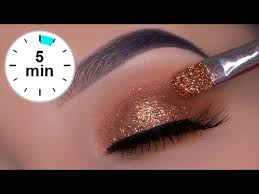5 minute golden glitter eye makeup