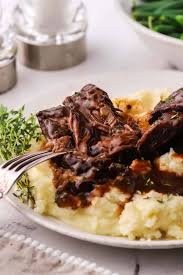 oven baked short ribs in red wine sauce