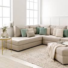 combinar el color del sofá con los cojines