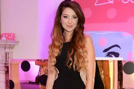zoella apologizes for past offensive