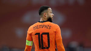 Depay is a barcelona player. Depay Opens The Door To Barcelona Who Wouldn T Like To Go To Barca