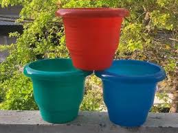 Red Round Plastic Gamla Pots 12 Inches