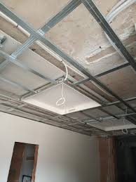 Ние знаем, че монтажът на окачен таван или гипсокартон е важна част от обновяването за всеки дом или офис. Kak Sami Da Si Napravim Okachen Tavan S Gipsokarton Urutka
