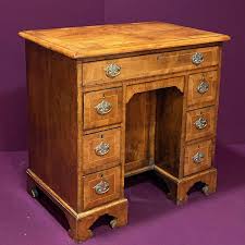 Inspired by the masterpieces of john and thomas seymour. Walnut Quarter Veneered Ladies Writing Desk Antique Desks Hemswell Antique Centres