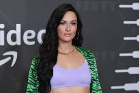 Kacey musgraves tackled a disco classic on wednesday night with the help of tourmate natalie prass, who came out to duet on a propulsive version of gloria gaynor's empowerment anthem i will. Kacey Musgraves Says Acid Trips Brought Me Closer To Our Planet