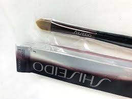 shiseido the makeup concealer brush 3