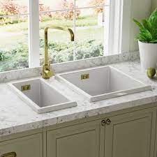 white ceramic undermount kitchen sink