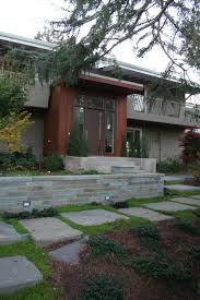 Designs Of A Front Yard Retaining Wall