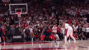 Последние твиты от damian lillard (@dame_lillard). Damian Lillard Nails Game Winning Shot As Trail Blazers Eliminate Okc Thunder From Nba Playoffs