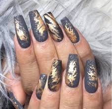 gold and grey nail designs