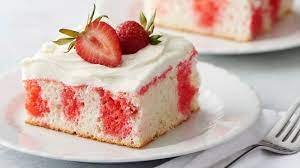 Strawberry Gelatin Poke Cake gambar png