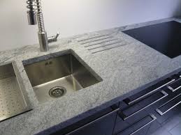 Ein küchenarbeitsplatte aus granit wird hier mit dem asinus 350 in 4:40 montiert. Granit Arbeitsplatten Individuell Gefertigt Natursteindesign Rompf