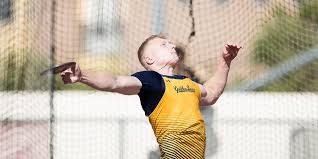 top discus thrower emerges from father